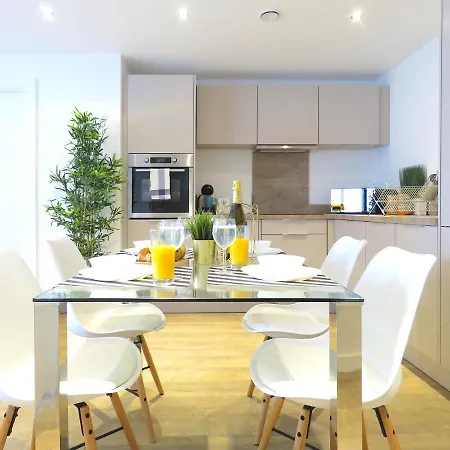 Tudors Esuites Corporate Apartamento *