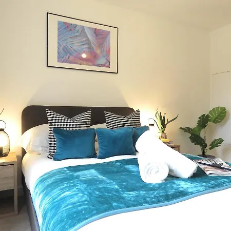 Apartamento Tudors Esuites Corporate *